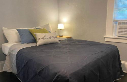 House with 11 Beds Sleeps 14 with Off Street Parking - Foto 18