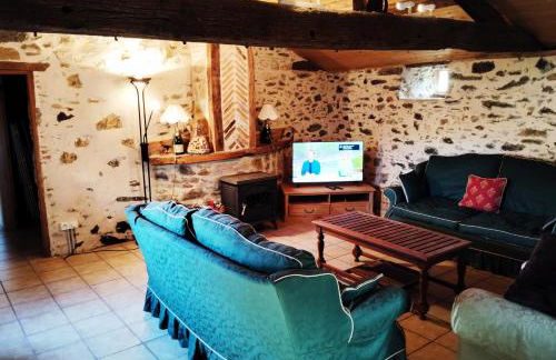 la longère du plessis Mornay, 30 min du Puy du fo, wifi, parking, jardin - Foto 5