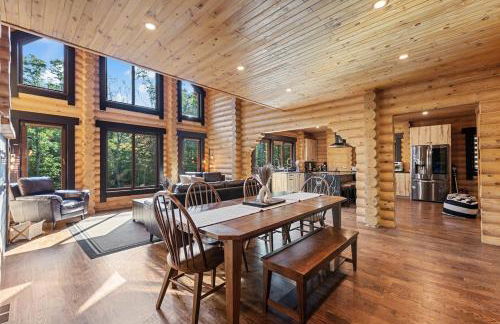 Log House Chalet, Volleyball field, Sauna, Hot Tub - Foto 4