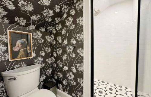 Spacious 3-Floor Downtown Retreat - Prime Location - Foto 15