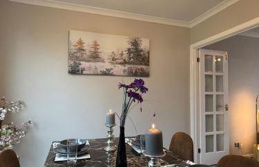 Charming 3 BR - NEC HS2- Long Stays Wifi Parking Airport - Foto 2