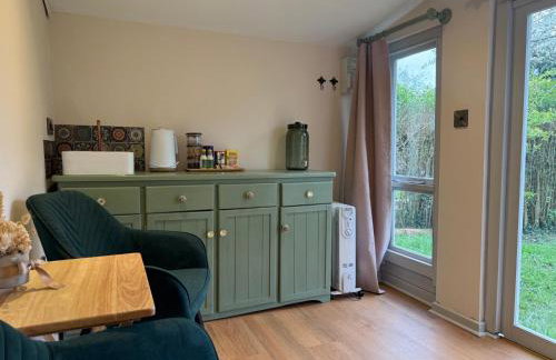 Tiny home OR Chalet - with toilet & shower room in separate outbuilding - Foto 5