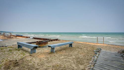 Vibrant Waterfront Vacation Rental on Lake Huron! - Foto 2