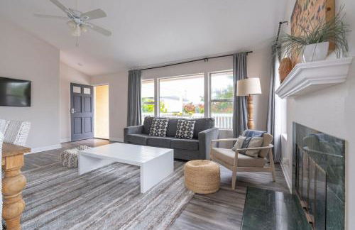 Sunlit La Jolla Village Gem with Peak Ocean Views - Photo 5