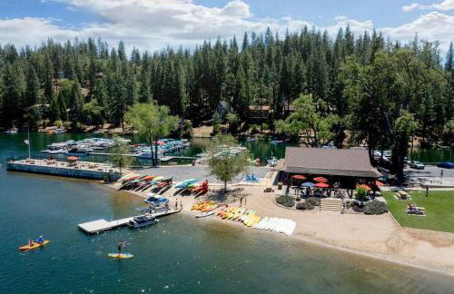 New Luxury 5BR Cabin in Pine Mountain Lake! 1 Minute to Beach! Massage Chair! Close to Yosemite! Perfect for Retreats and Escapes All Seasons! - Foto 14