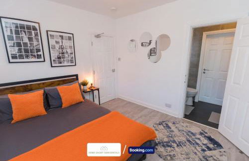 Award-Winning Four Bedrooms House, Parking, WiFi By Derby Short Term Rental Short Lets & Serviced Accommodation Derby - Foto 14