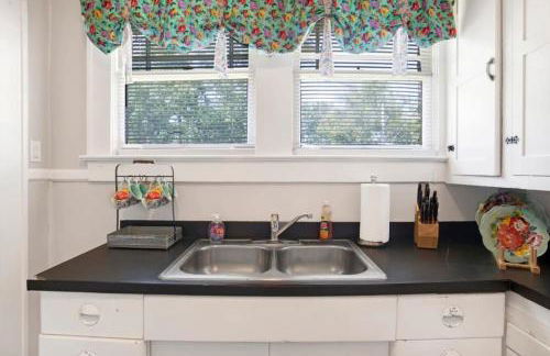 Charming Midtown Apt - Hannon Hideaway Unit C - Photo 23