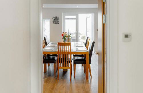 Large Modern Scenic 4 Bedroom Townhouse - Foto 7