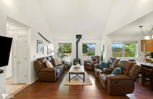 Coastal Place - BEST location in Downtown! - Photo 6