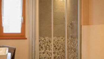 Apartments Resi - Foto 3, Shower