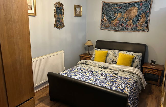 Studio - Sleeps 2 - Pets - Terrace - Parking - Photo 3