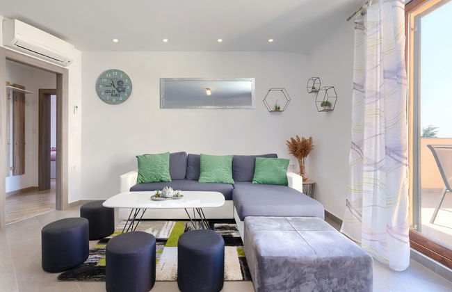 3 bedroom Apartment in Medulin with garden and terrace - Photo 1