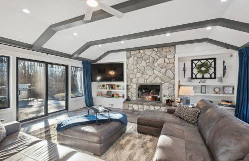 RiverEdge Haven Hot Tub, 5 Beds, Kayaks Near ND - Foto 9