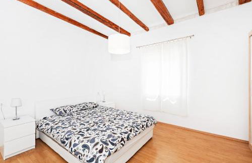 Vila Nira Radonić - Foto 1