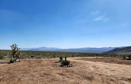 Stunning Tiny House with Picnic Space, Barbecue and Fire Pit in Meadview, Arizona - Foto 70