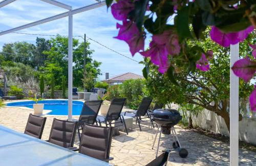 Casa Feliç, 6 people, fireplace and HotTub - Foto 7