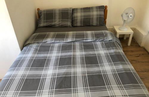 London DM x Weekly Monthly x Deals - Foto 8