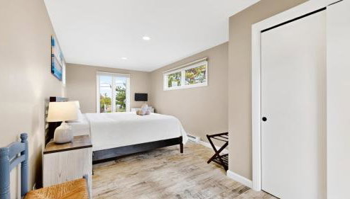 Salty Dolphin by Bayley Vacation Rentals - Foto 4