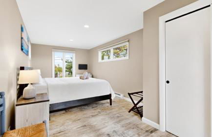 Salty Dolphin by Bayley Vacation Rentals - Foto 4