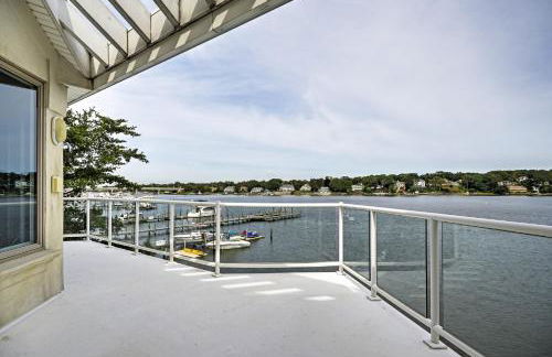 Elegant Riverfront Home with Expansive Views - Foto 24