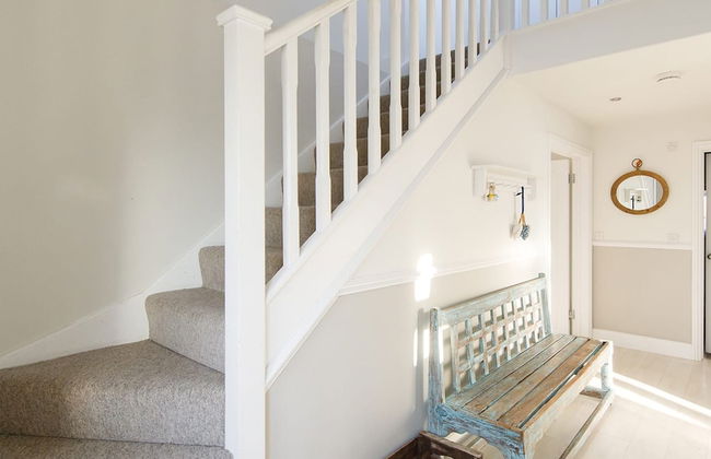 4BR Beach House Sleeps 10 - 5 Mins Walk to the Sea - Foto 6