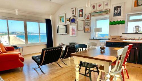 Beachfront Cottage with Sea Views & Coastal Walk - Foto 2