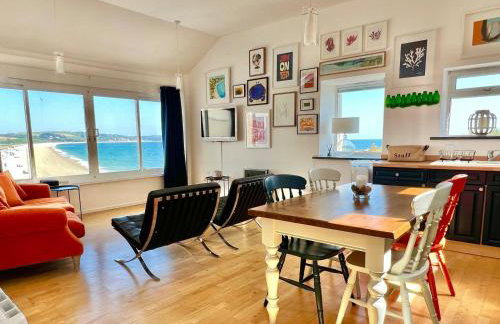 Beachfront Cottage with Sea Views & Coastal Walk - Foto 2