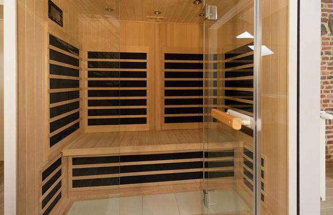 Magnificent Character Cottage with Spa Tub near Marche-en-Famenne - Photo 22