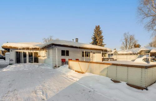 Walkable Adventure Base in Midtown Anchorage - Foto 3