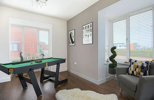 4 bed house in Milton Keynes - freeparking - wifi - Foto 9
