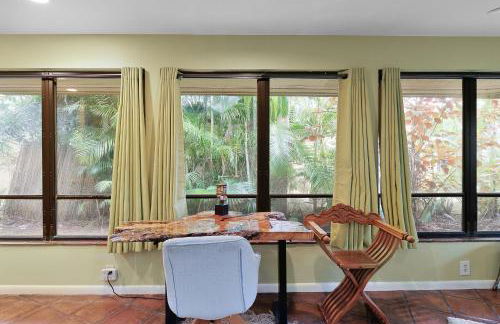 Beach Paradise Getaway - 200ft from Beach! - Foto 47