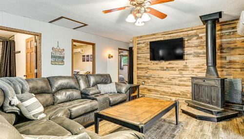 Canal-Front Cabin Dock and Fire Pit in New Lisbon - Foto 3