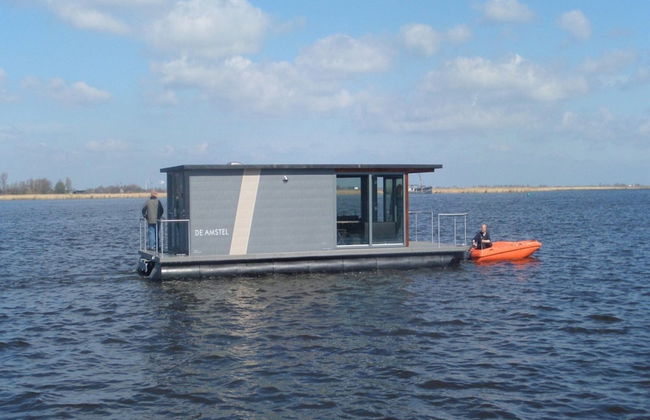 Modern Houseboat With air Conditioning Located in Marina - Foto 17