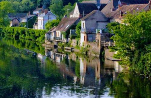 Maison médiévale 15ème siècle dans village historique d'Hérisson - FR-1-489-29 - Foto 3