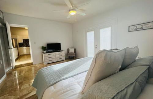 Pool, Hot tub, Close to Beaches, Shopping, More! - Foto 23