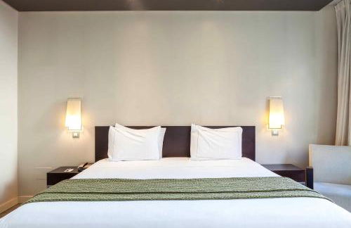 Suites Viena Plaza de España - Photo 72