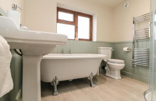 Eskside Cottage - Photo 10