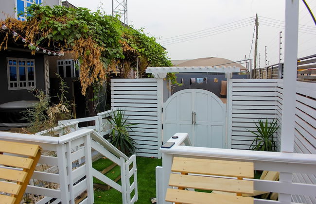 EmpireLux Middle Floor - Photo 15