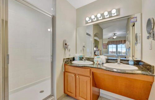 2BR Fireworks View with Pool & Spa 5 Minutes to Disney - Foto 56