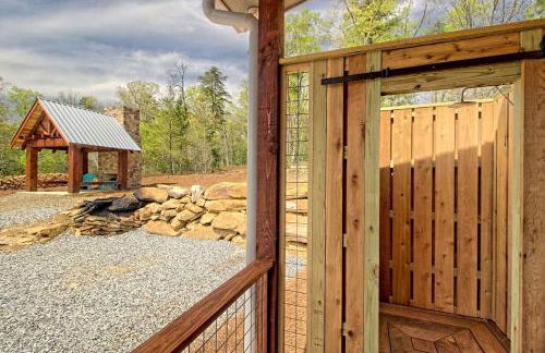 Stunning Cottage Rental Ideal for a Family to Go Glamping in Georgia - Photo 16