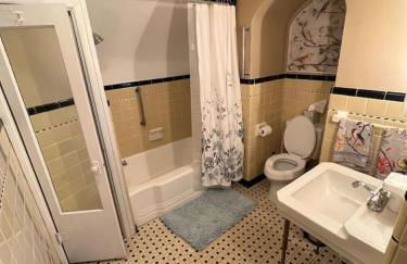 The Mediterranean House - Beautiful Downtown House - Foto 64