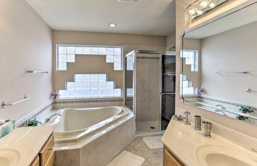 Eagan Home with Porch - 5 Mi to Mall of America! - Foto 8