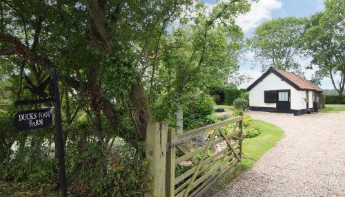 Garden Cottage - Photo 1