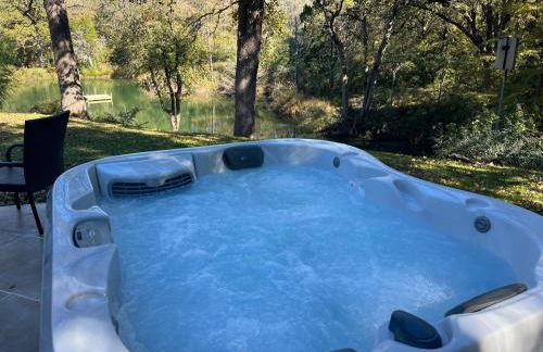 Gated Estate Escape! Three BR - Foto 50