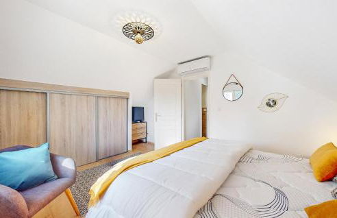 4 Bedroom Amazing Home In Sanilhac - Foto 24