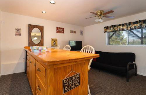 Lazy Squirrel - Cozy Family House with Full Game Room - Foto 50