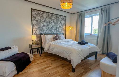 Perfect Booking 3 Bed Home in Central Bracknell - Foto 39