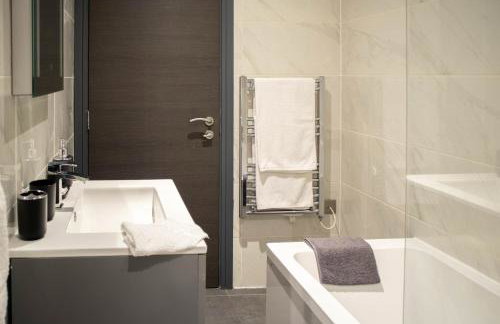 Central Bradford 1 Bed With Super King Bed Workspace WiFi & Netflix - Foto 16