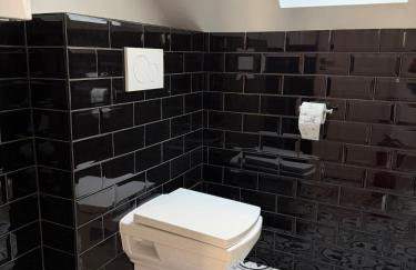 Art and Elegance, Family Friendly 2Bedroom Apartment near Frankfurt Airport, Free Parking - Foto 11