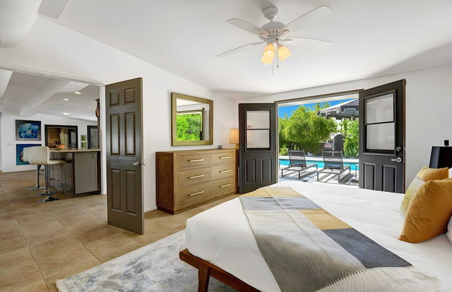 Modern Oasis w/ Pool, Patio Lounge, & Mountain Views Palo Verde by Avantstay - Foto 13